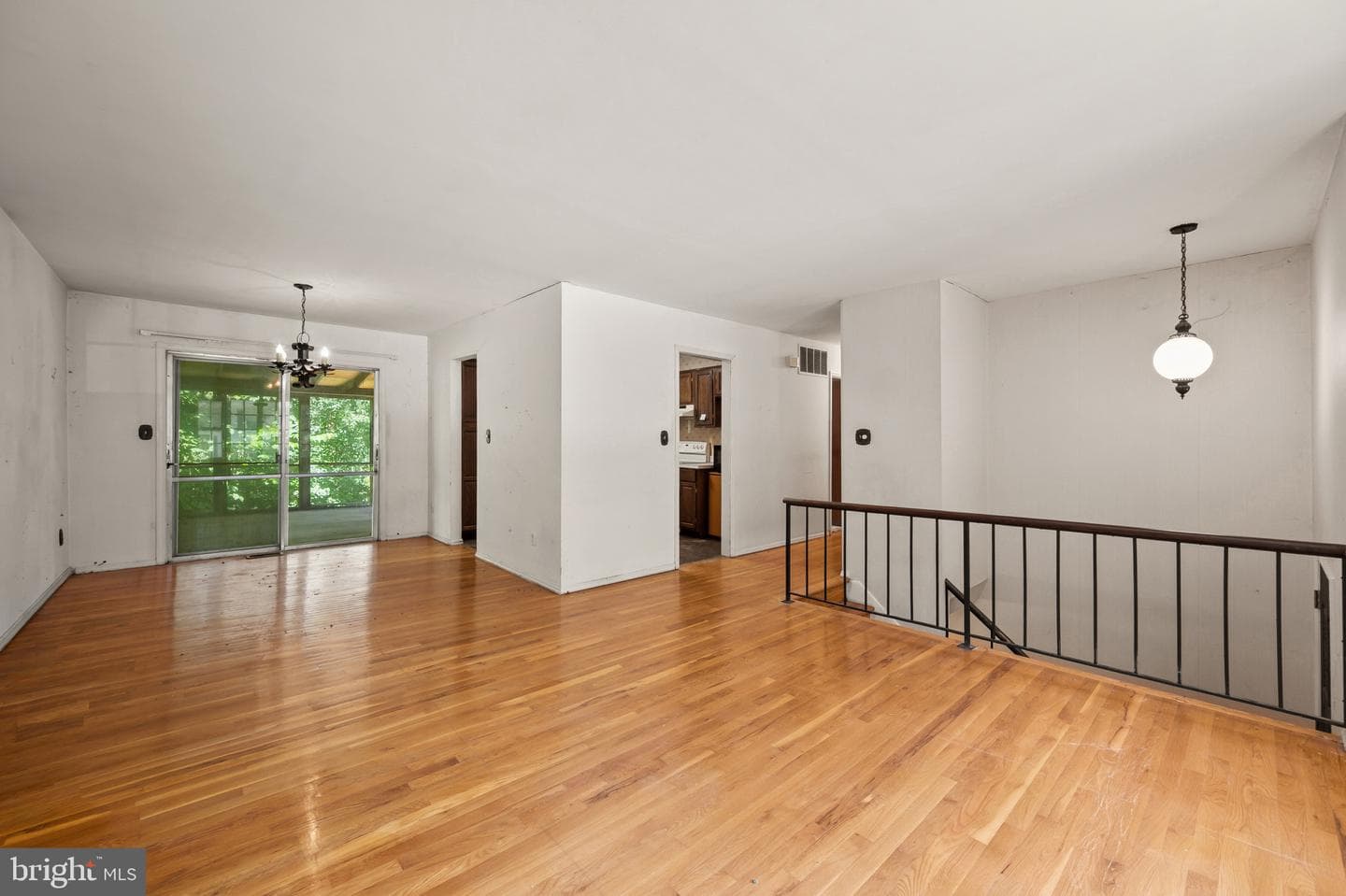 1010 Rosemere Avenue photo 4