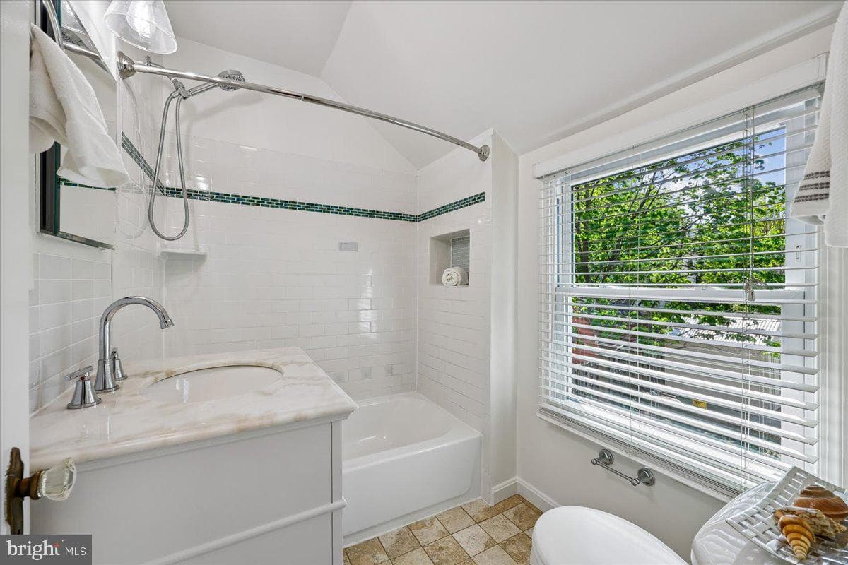 4504 Gladwyne Drive photo 23