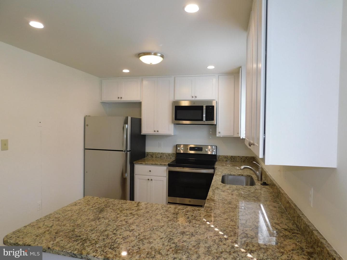3835 Ferrara Drive photo 4