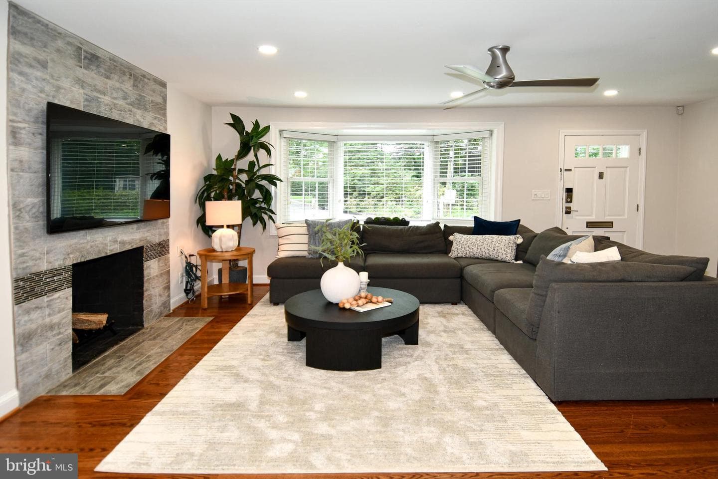 3401 Oberon Street photo 5