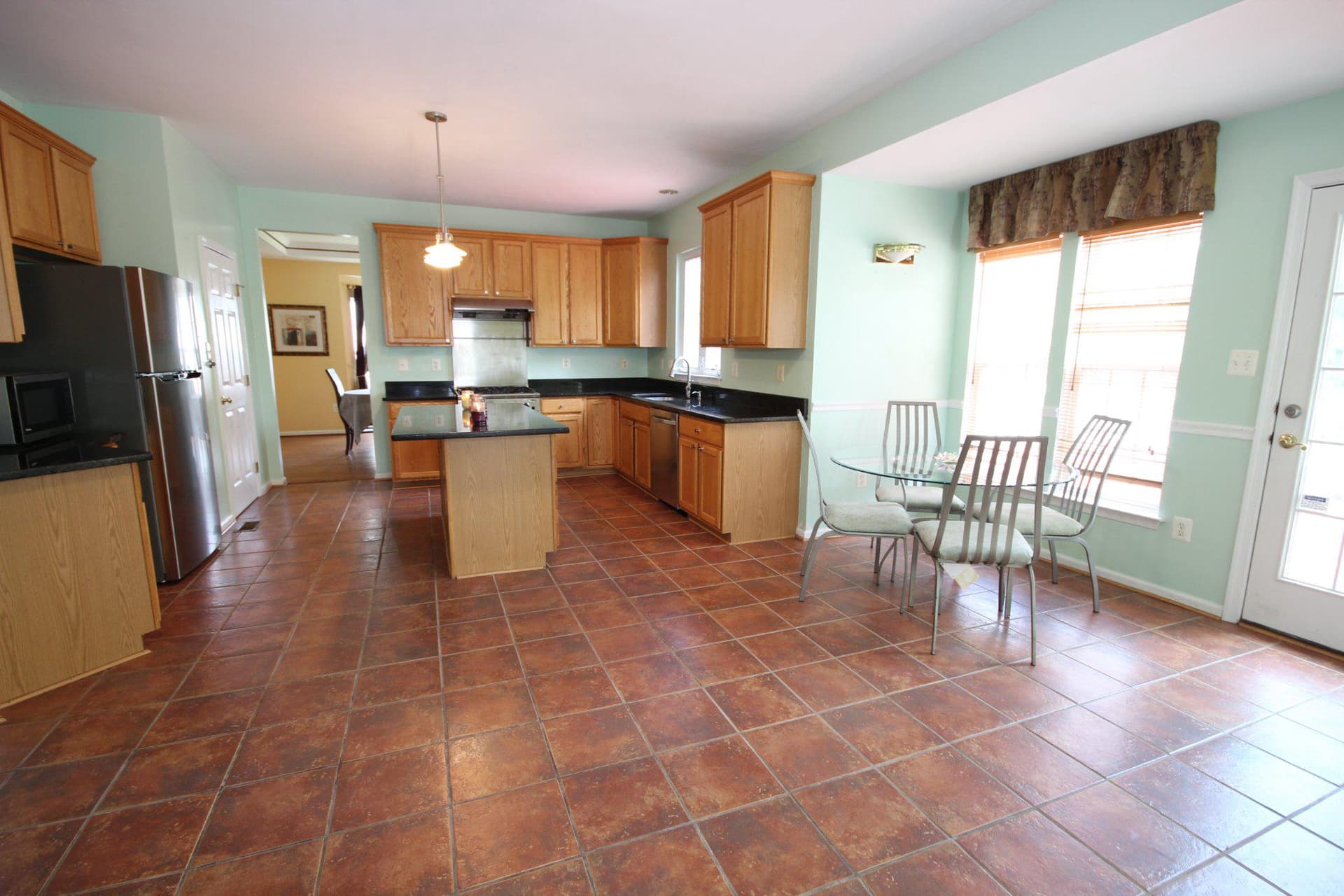 18537 Reliant Drive photo 5