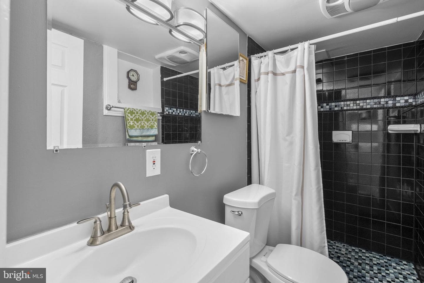 12220 Centerhill Street photo 35
