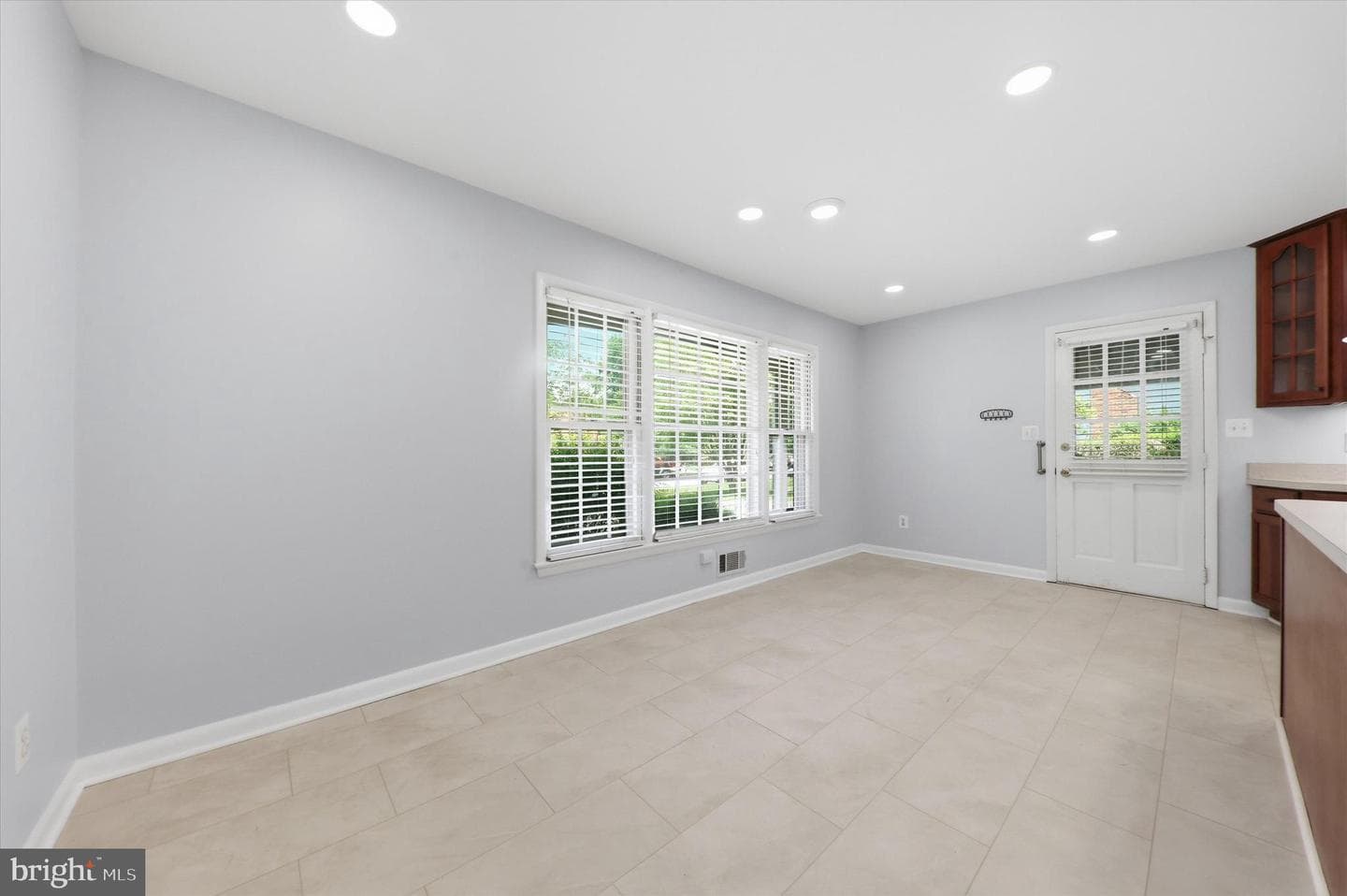 3710 Queen Mary Drive photo 13