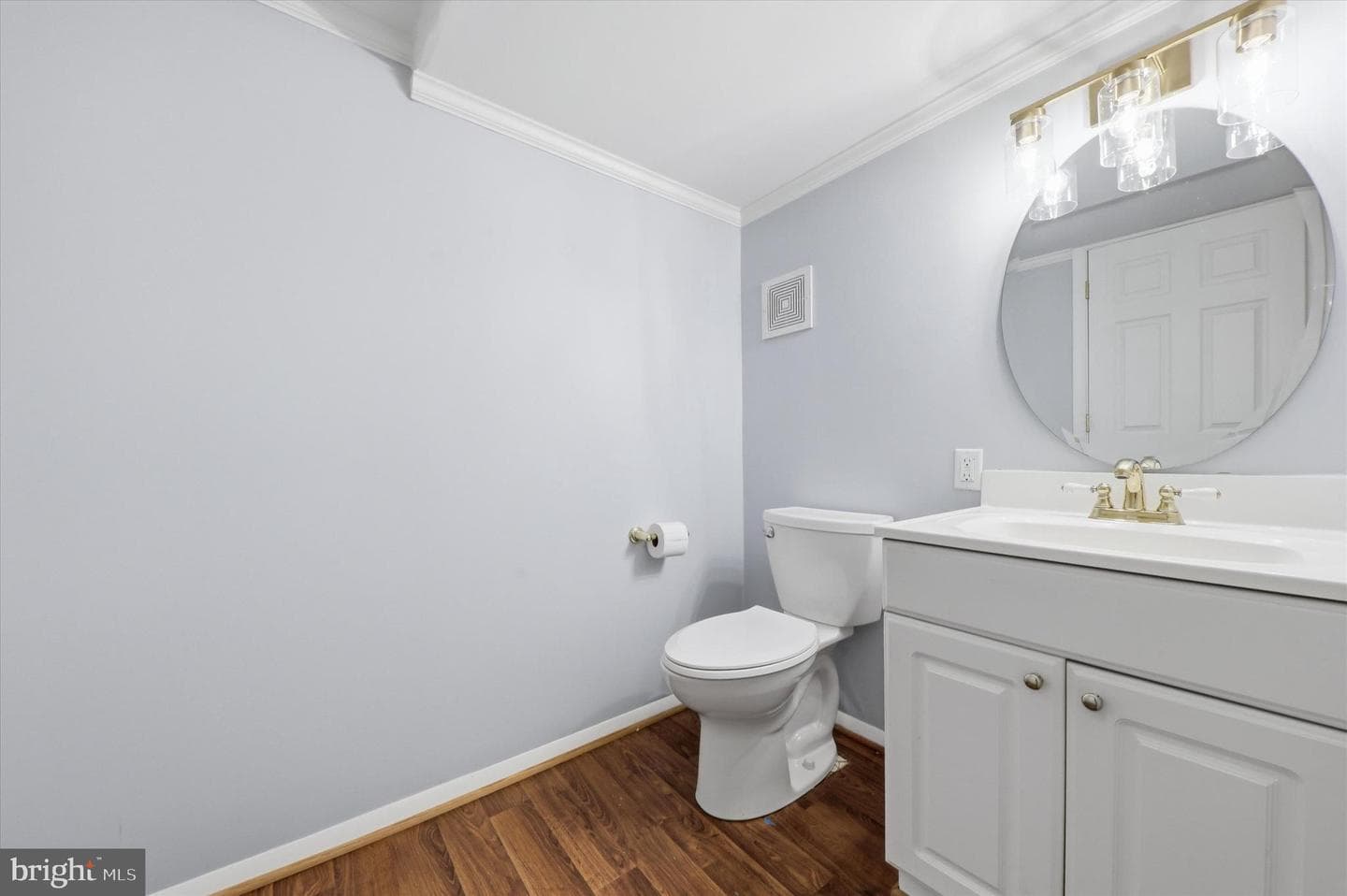3710 Queen Mary Drive photo 20