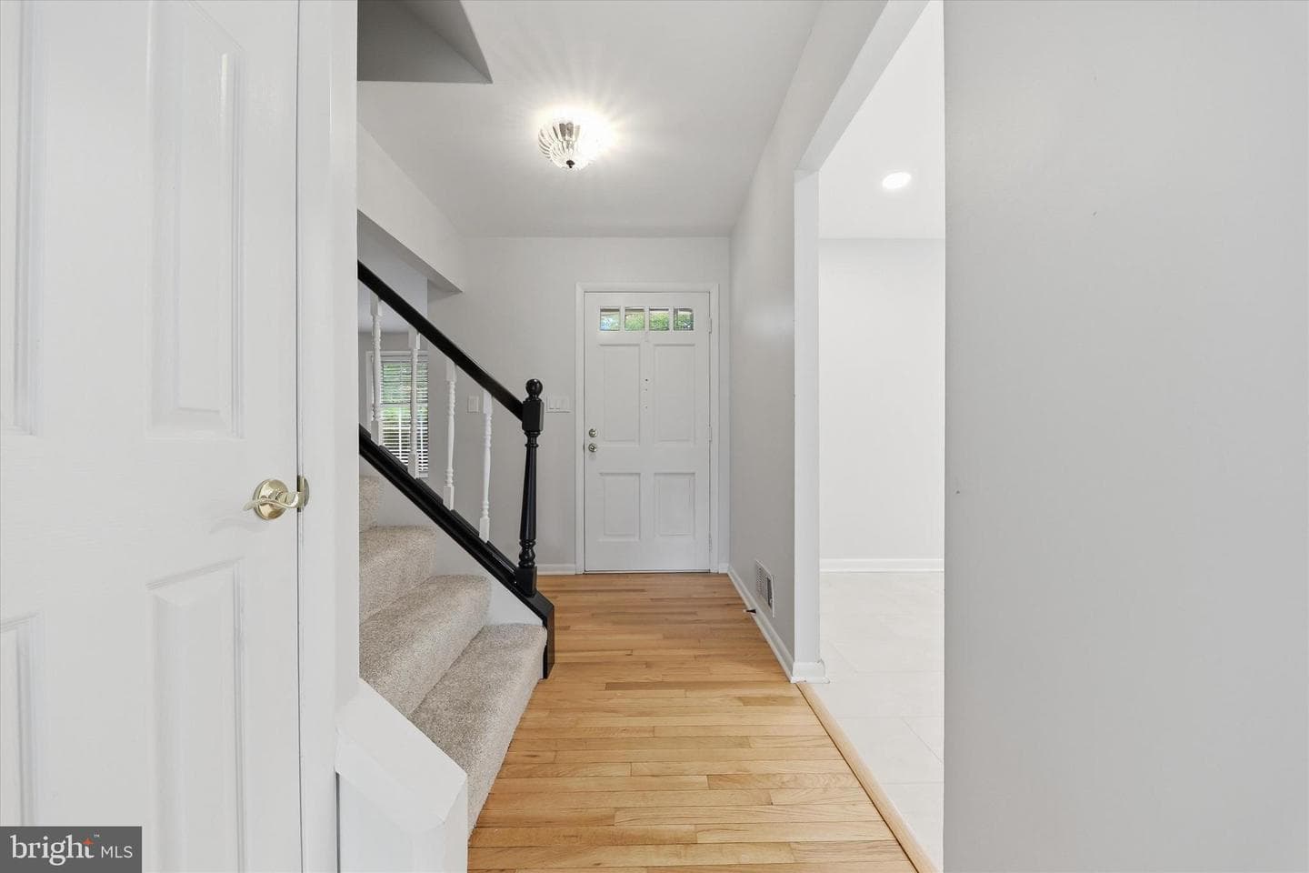 3710 Queen Mary Drive photo 3