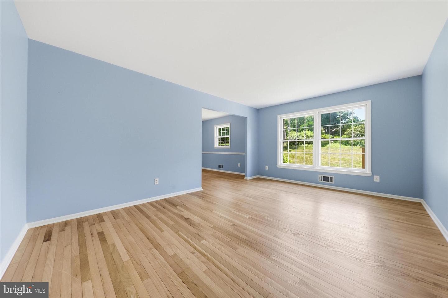 3710 Queen Mary Drive photo 6