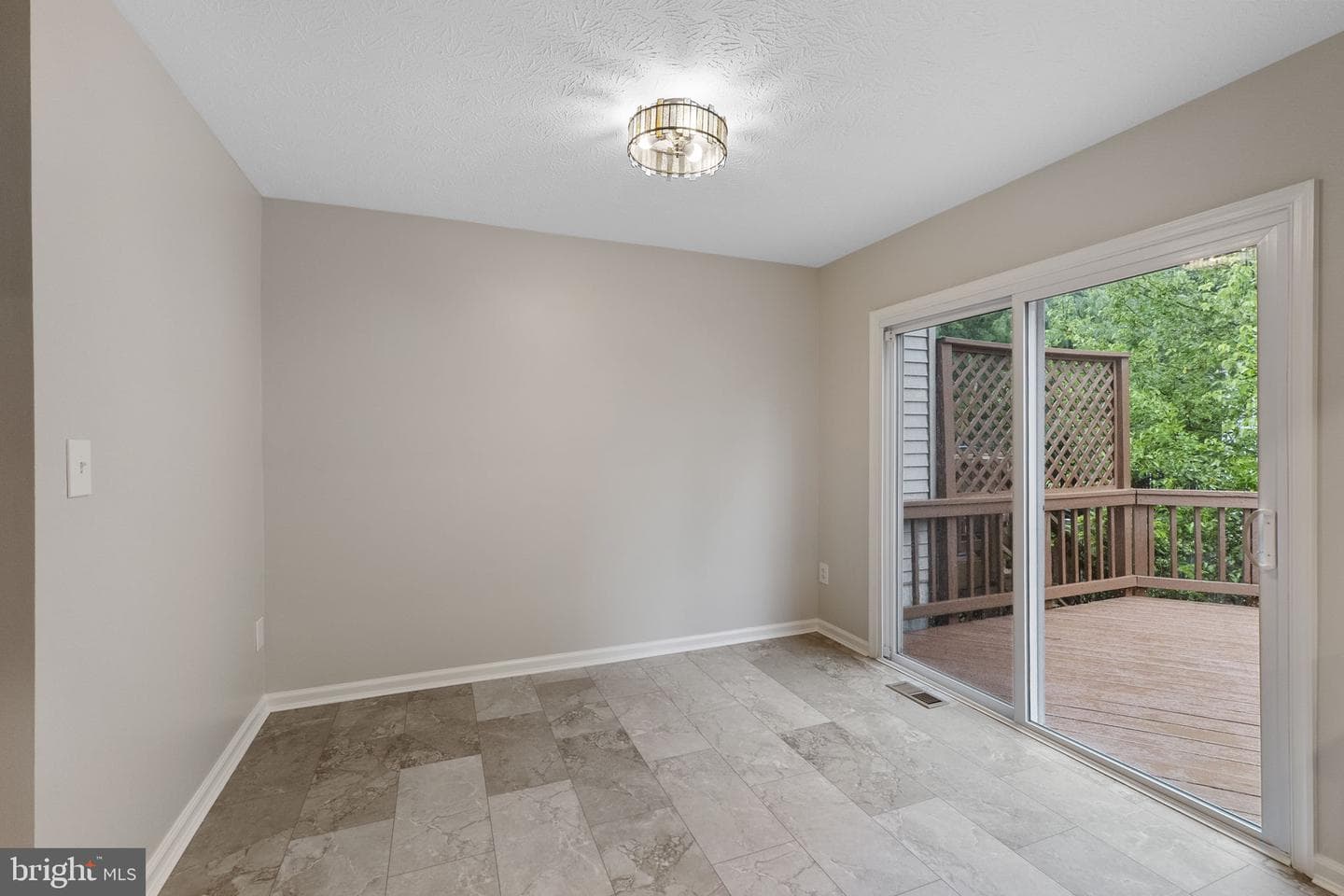 1104 Travis Lane photo 8