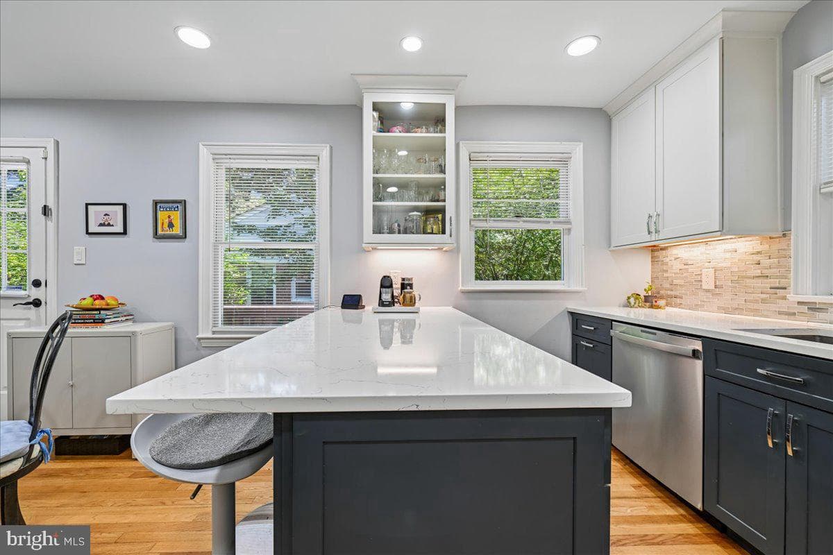 10211 Brookmoor Drive photo 6