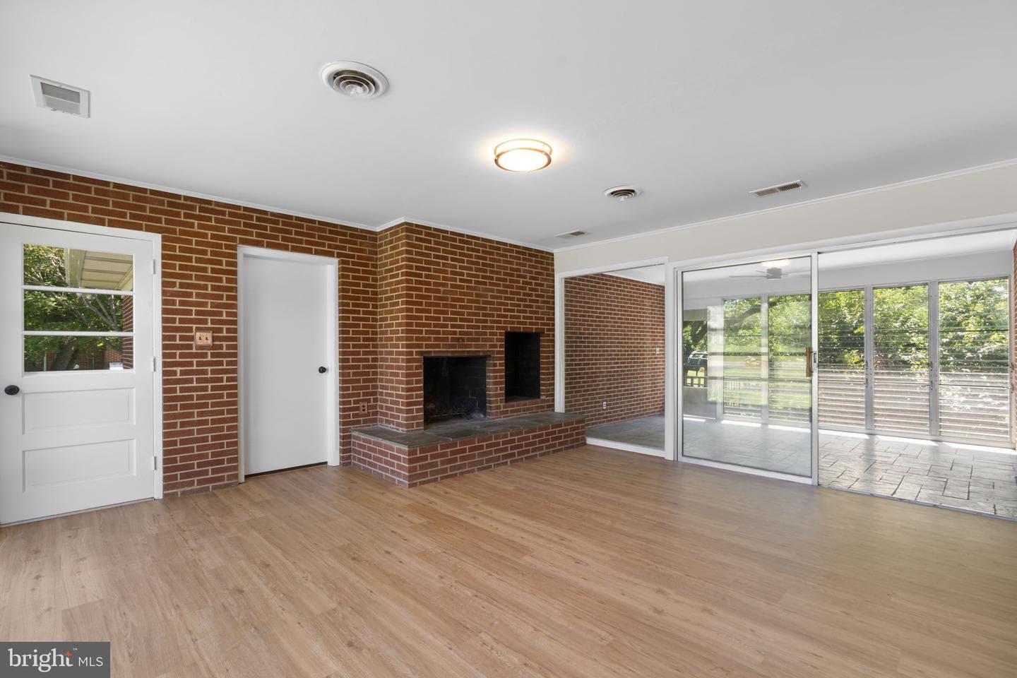 18015 Muncaster Road photo 27
