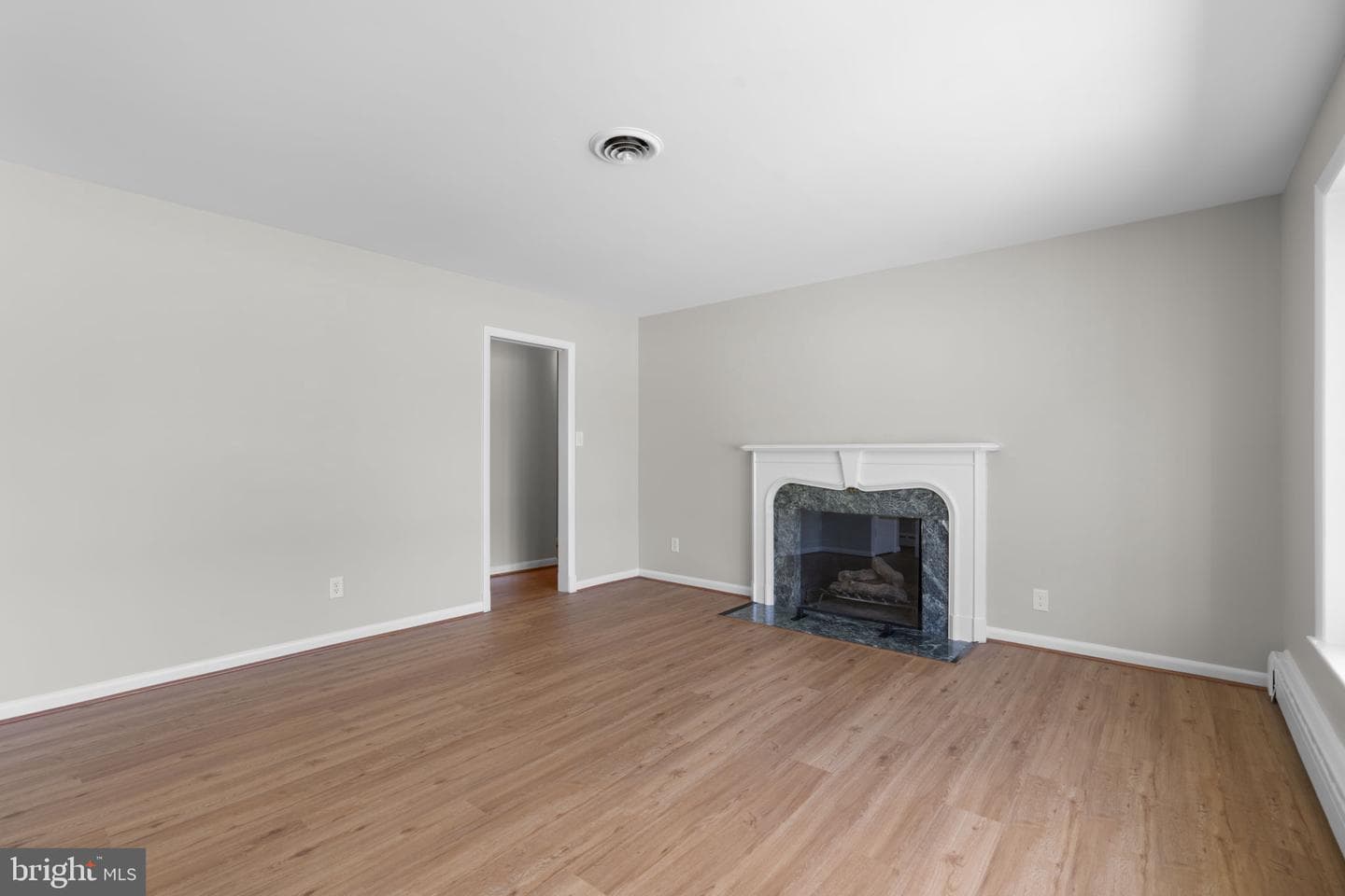 18015 Muncaster Road photo 8