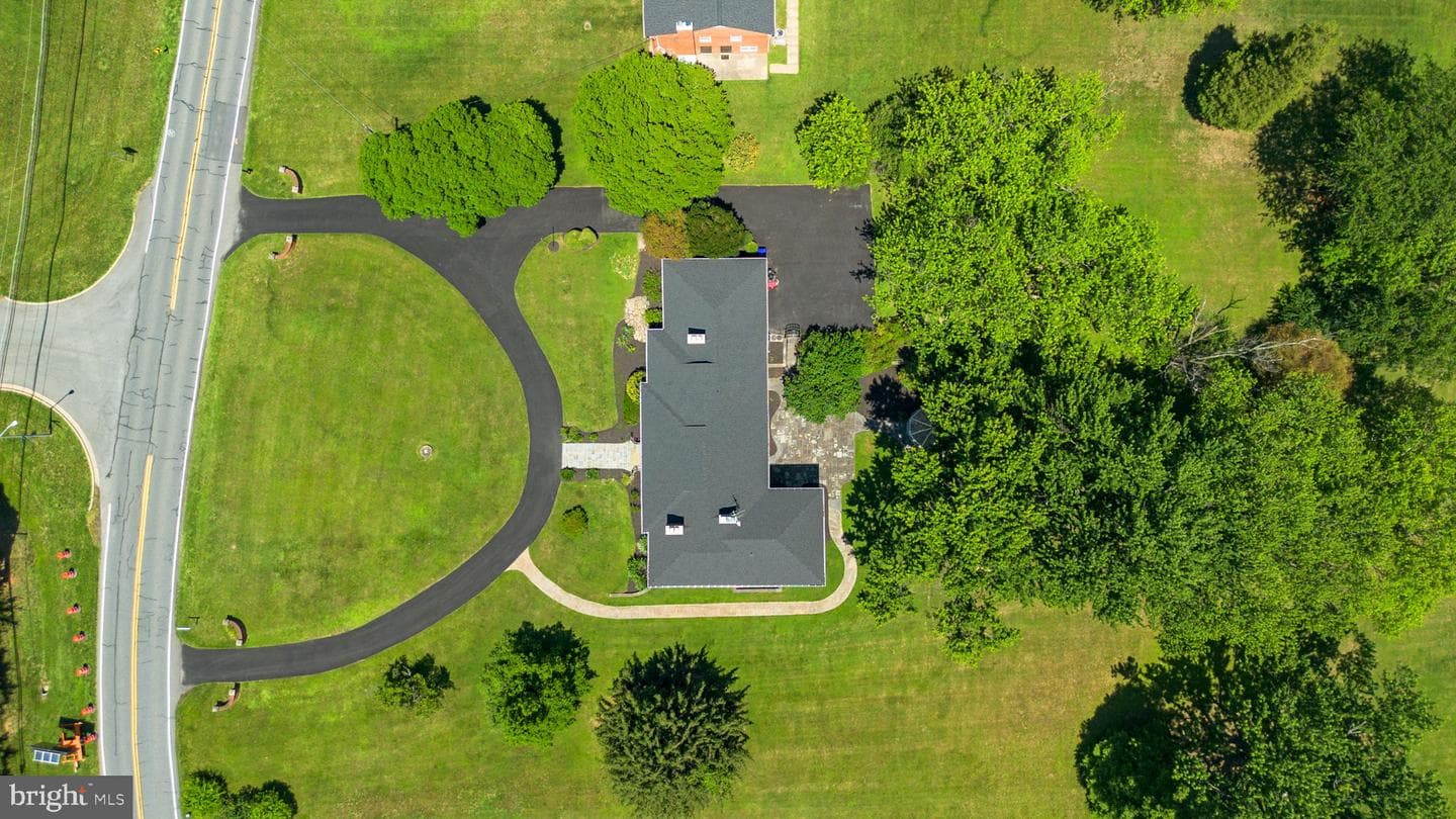 18015 Muncaster Road photo 90