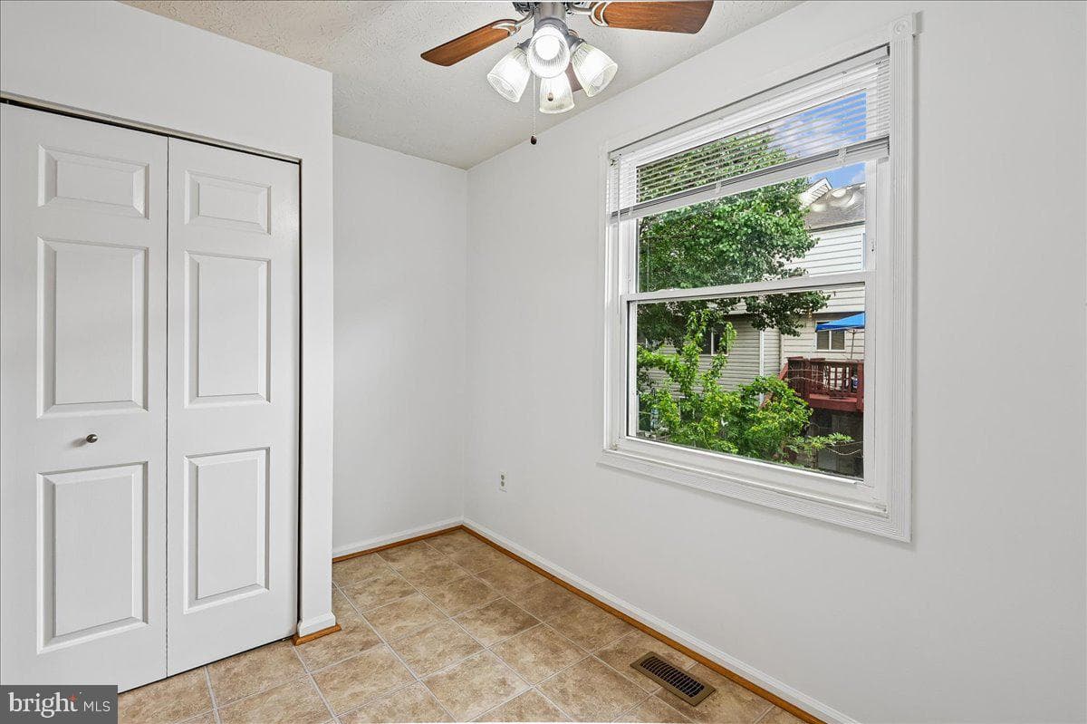 4318 Dunwood Terrace photo 9