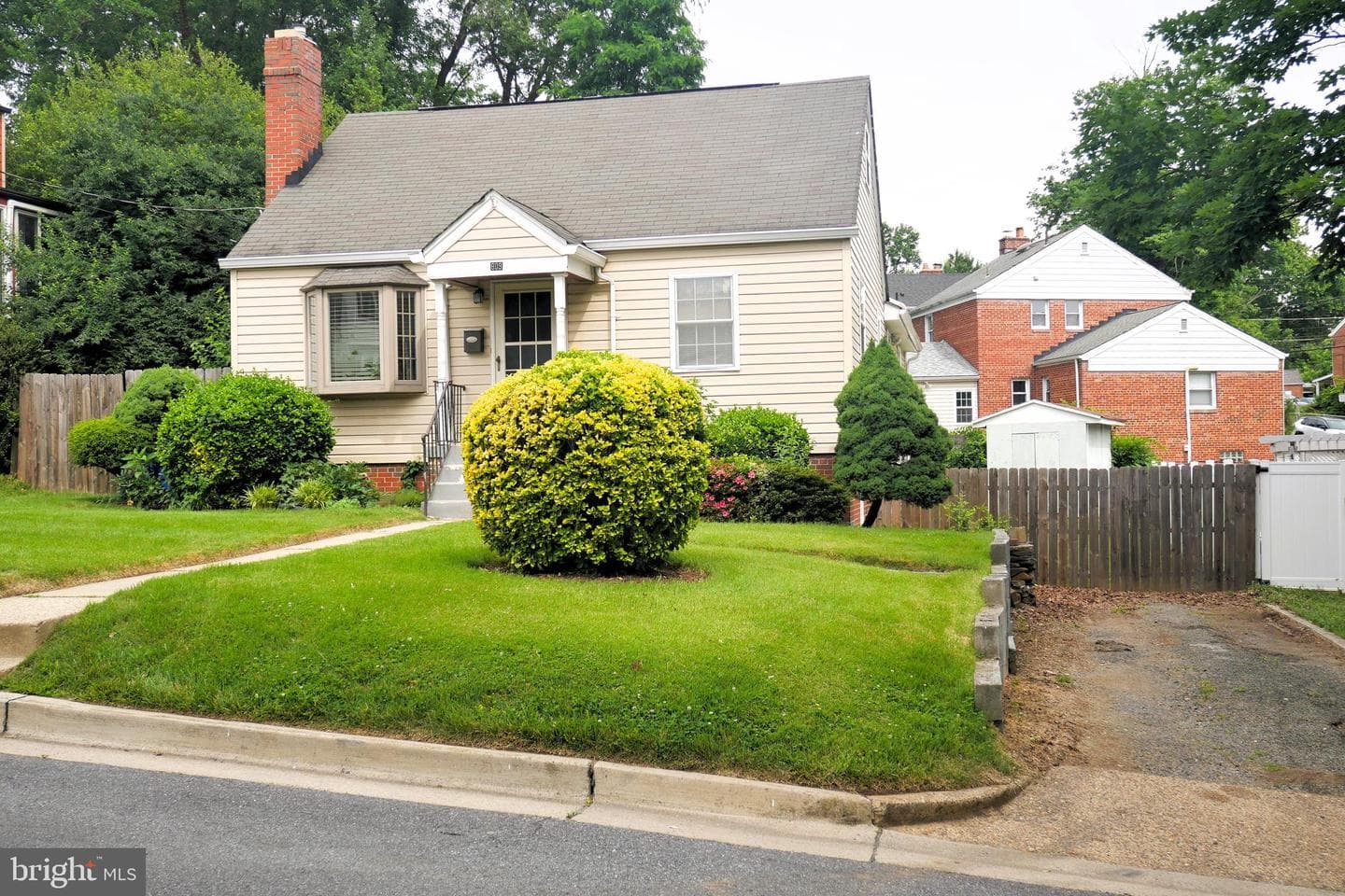 809 Langley Drive photo 1