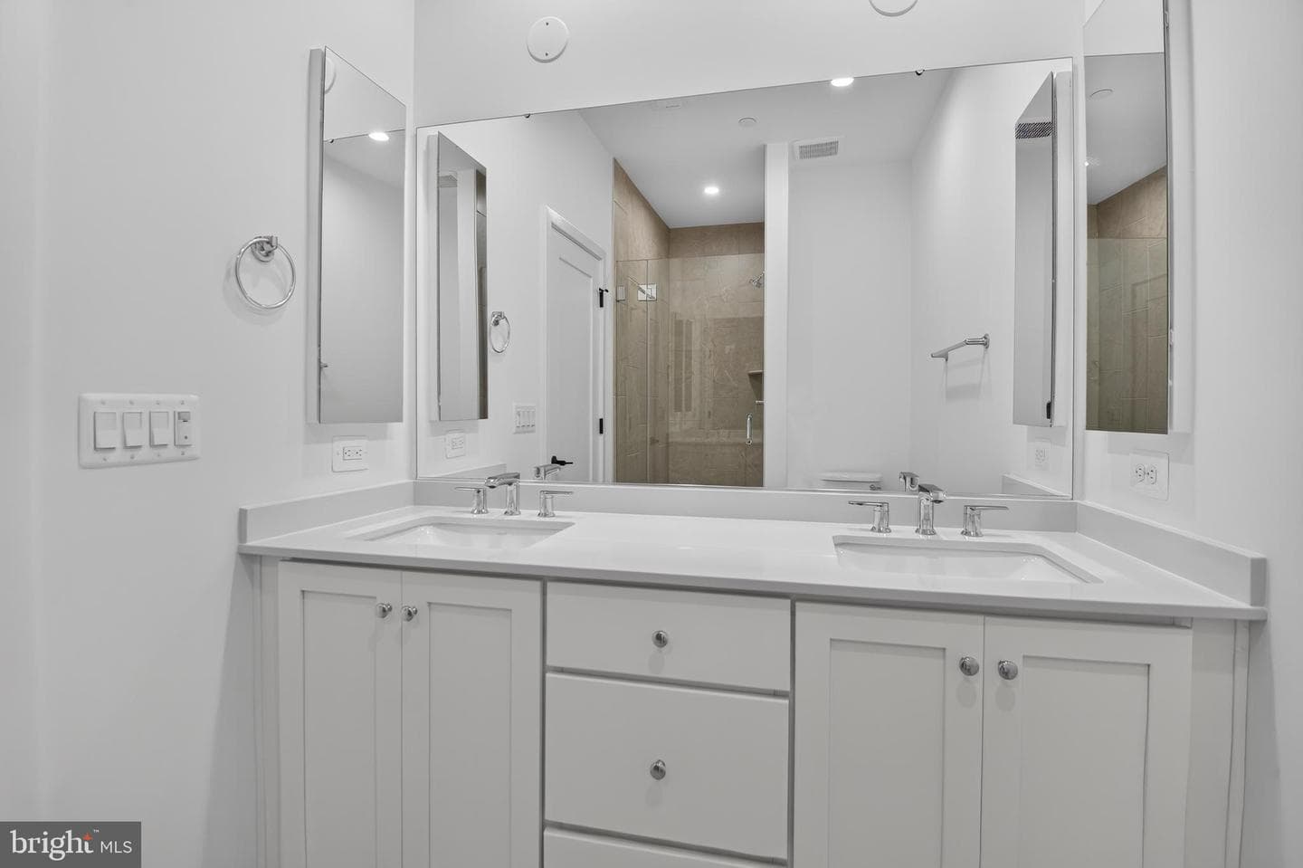 5015 Dulcet Drive photo 33