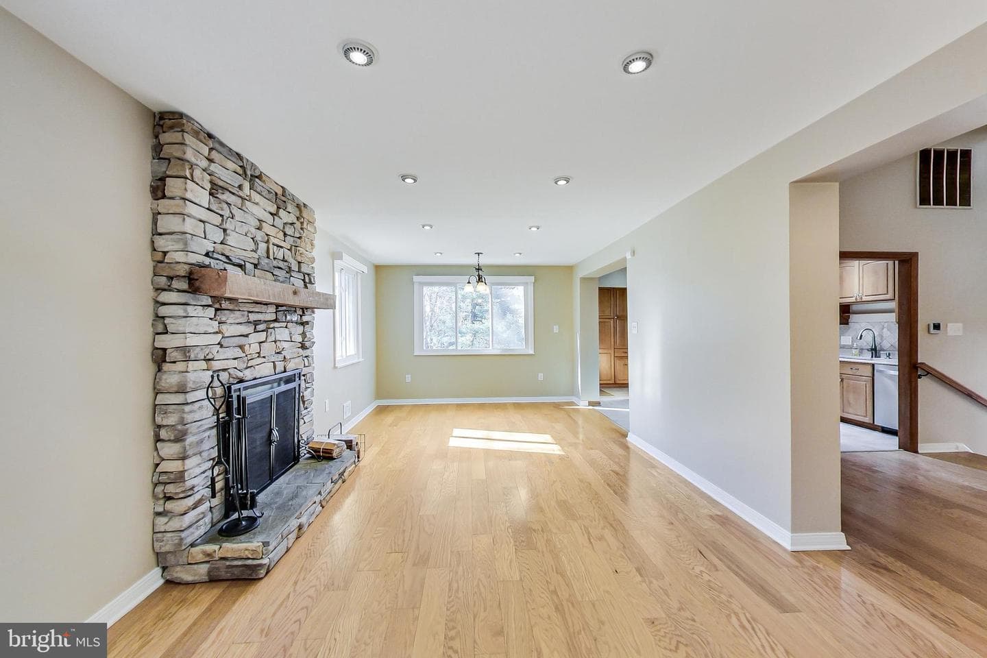 11407 Woodson Avenue photo 16