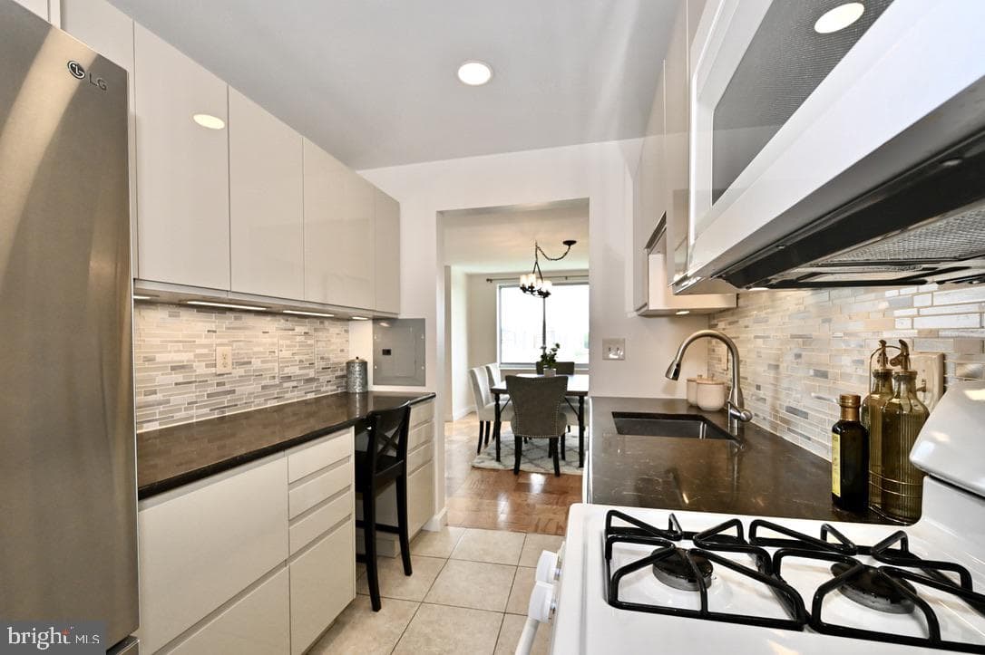 10201 Grosvenor Place #1220 photo 17