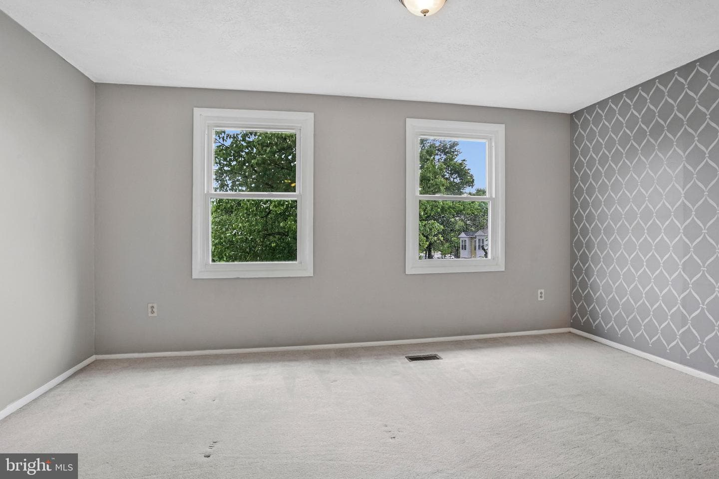 2837 Shepperton Terrace photo 24