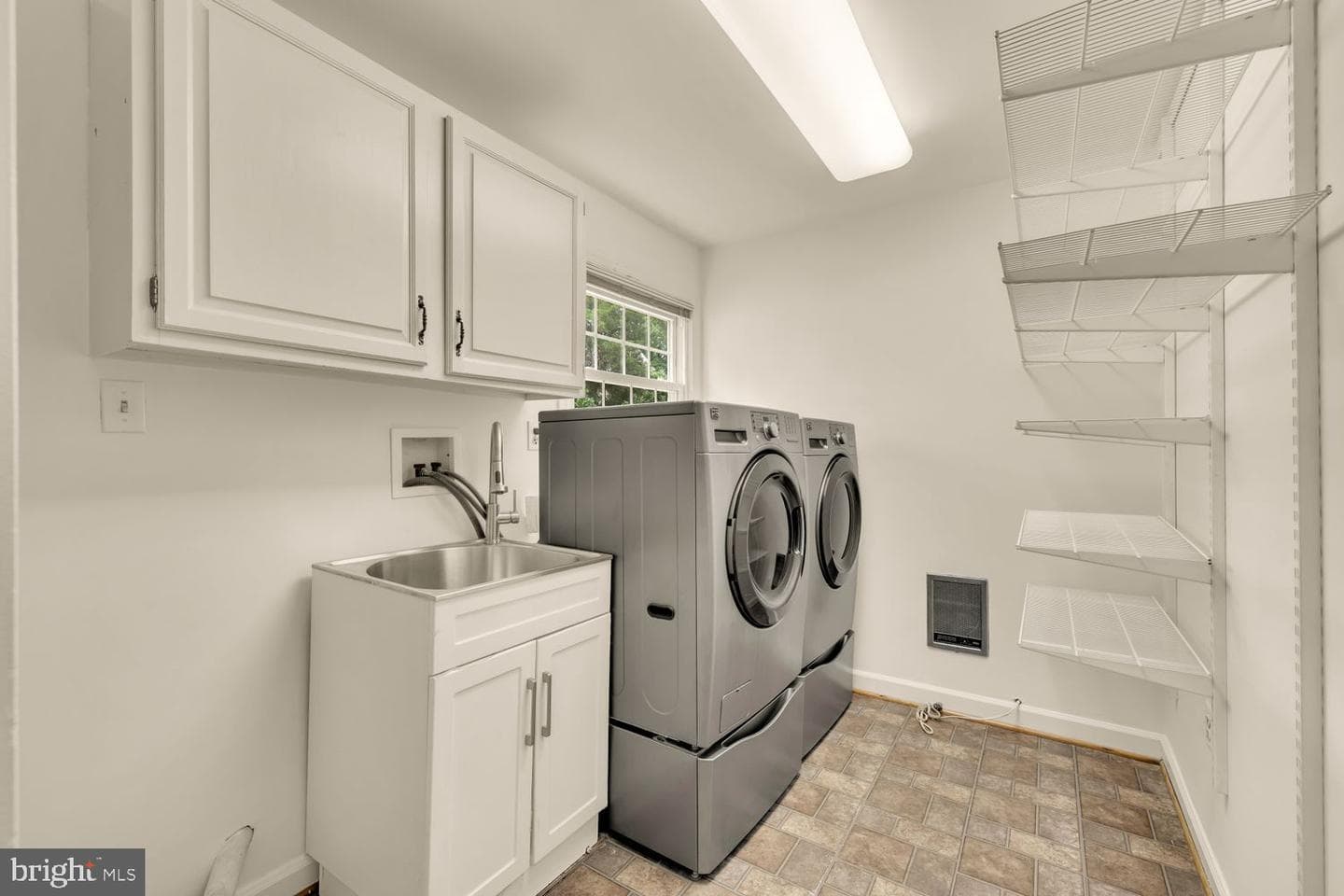 12114 Greenleaf Avenue photo 11