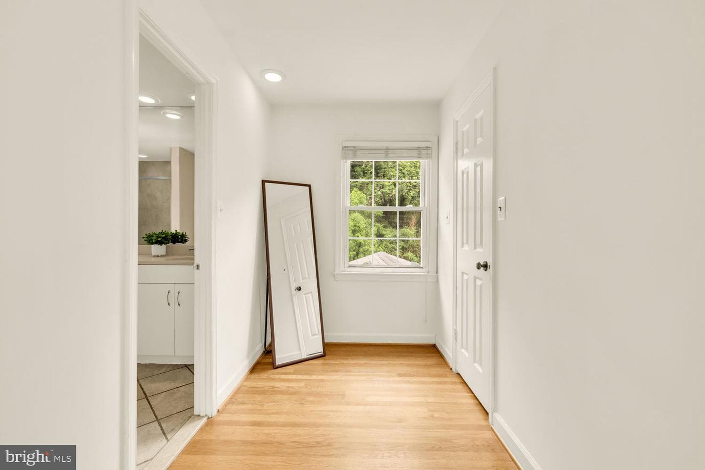 12114 Greenleaf Avenue photo 15