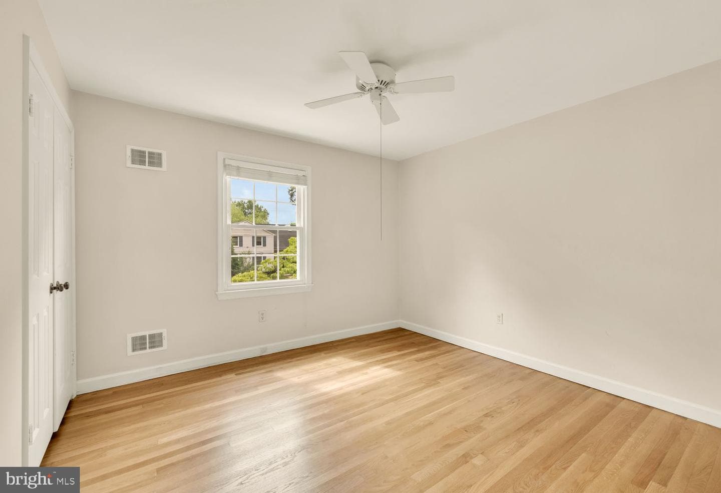12114 Greenleaf Avenue photo 18