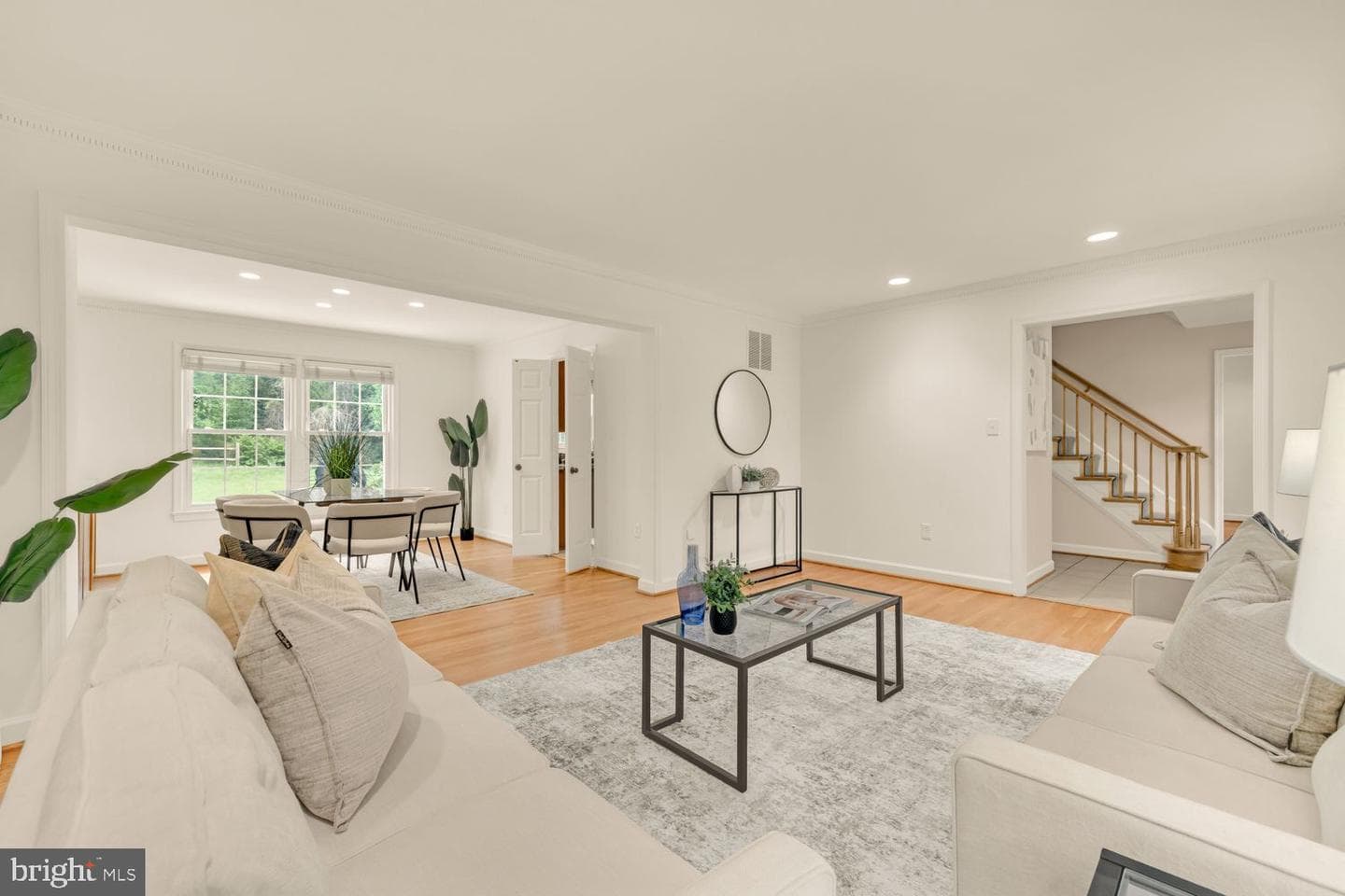 12114 Greenleaf Avenue photo 3