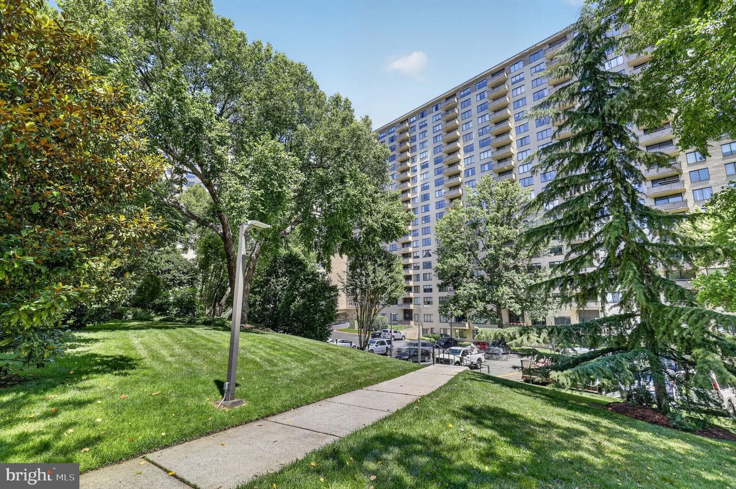5225 Pooks Hill Road #1319s photo 3