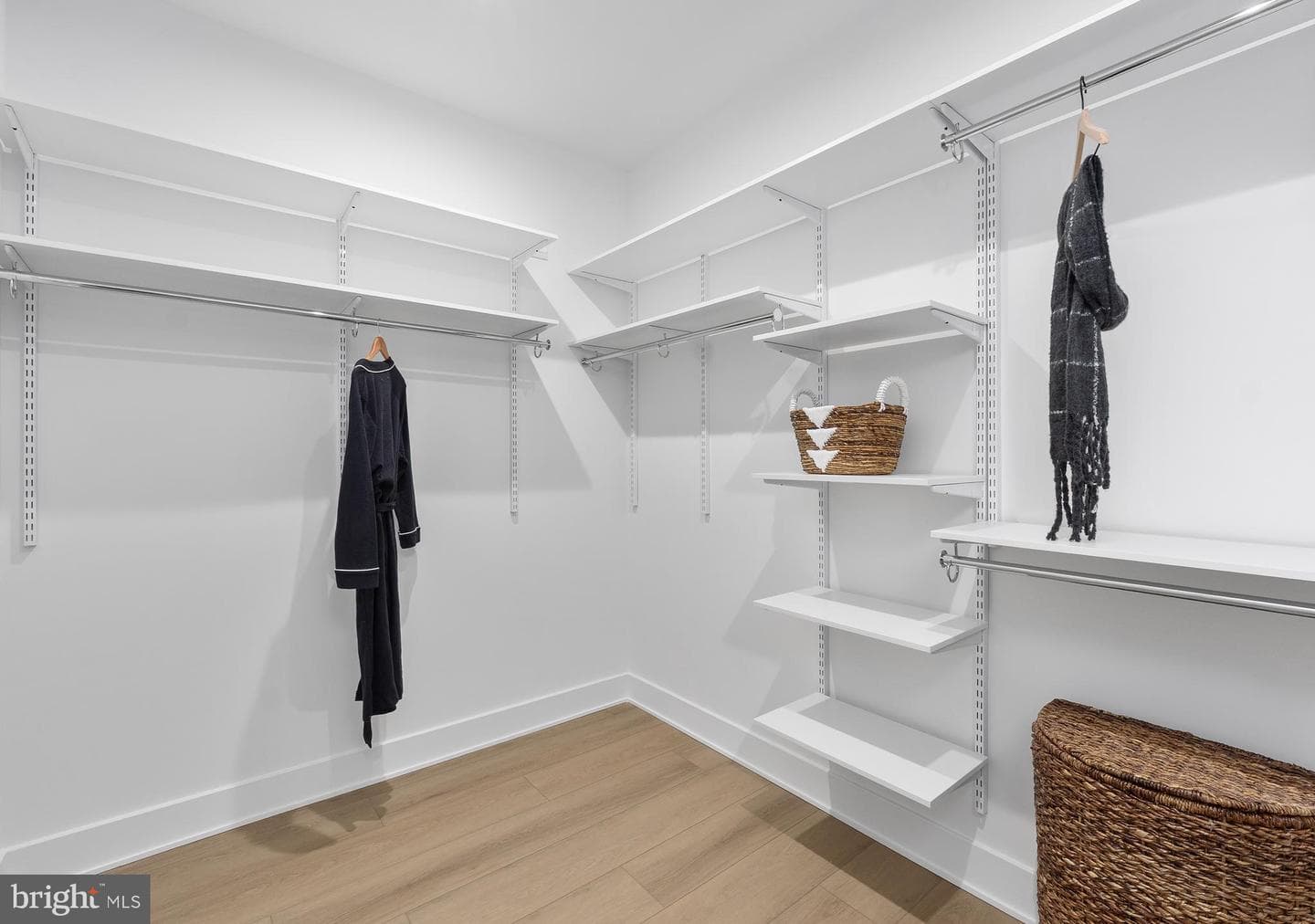 8605 Erdem Place photo 9