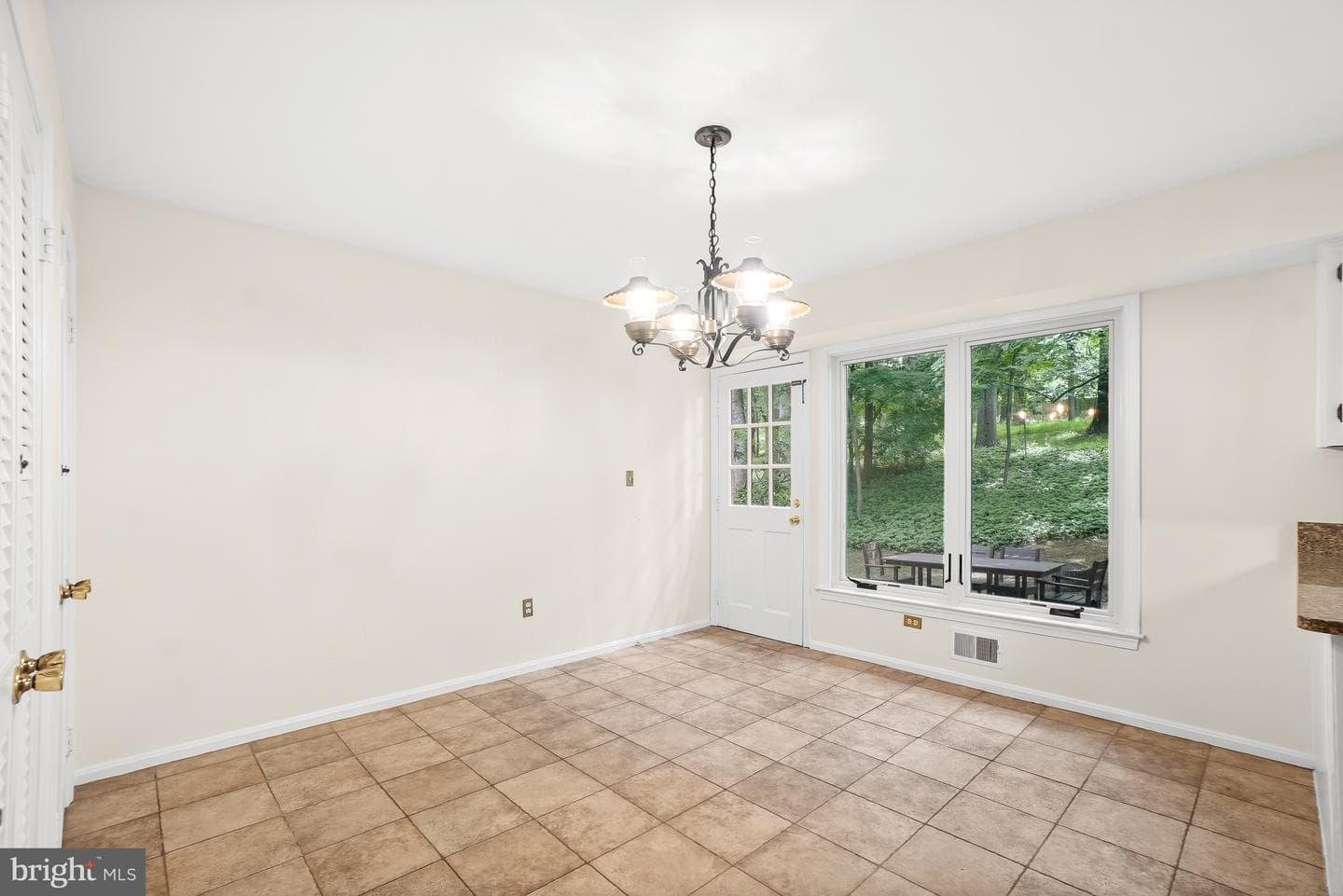 11701 Beekman Place photo 20