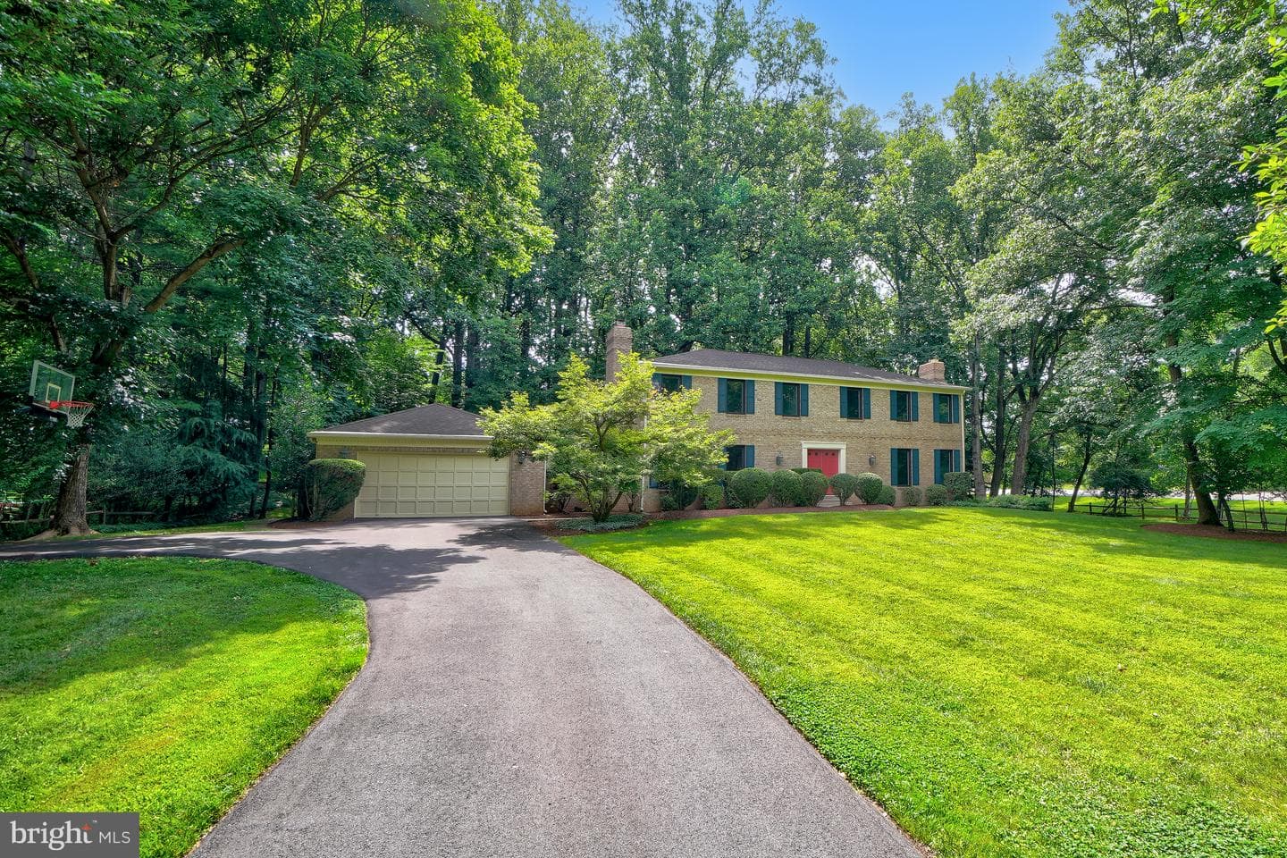 11701 Beekman Place photo 3