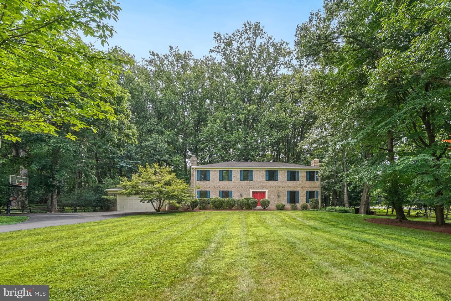 11701 Beekman Place photo 4