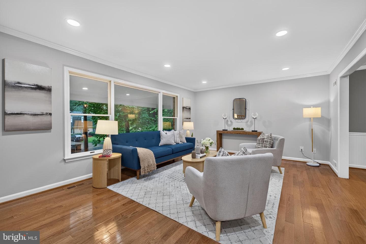 2270 Glenmore Terrace photo 3