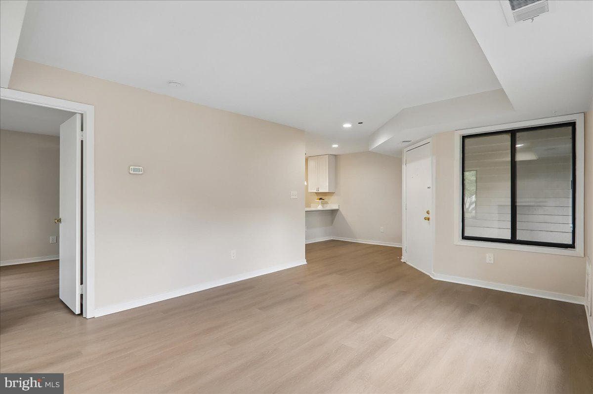 10102 Hellingly Place #303 photo 12