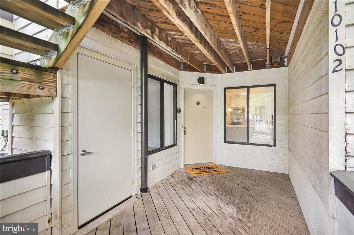 10102 Hellingly Place #303 photo 22