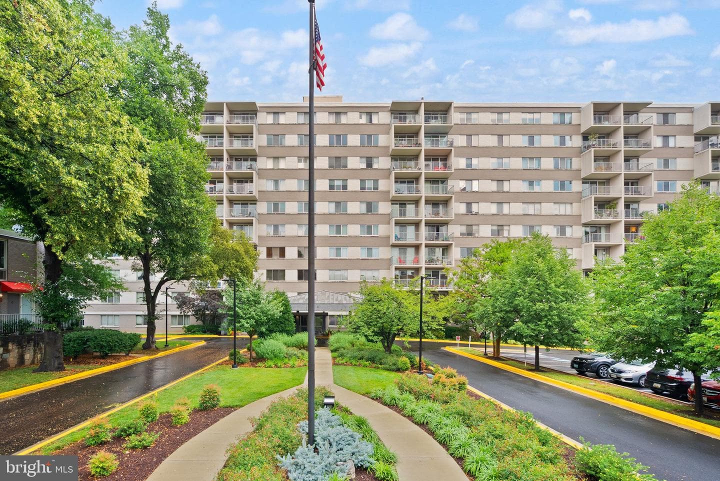 4977 Battery Ln # 1-711, Bethesda