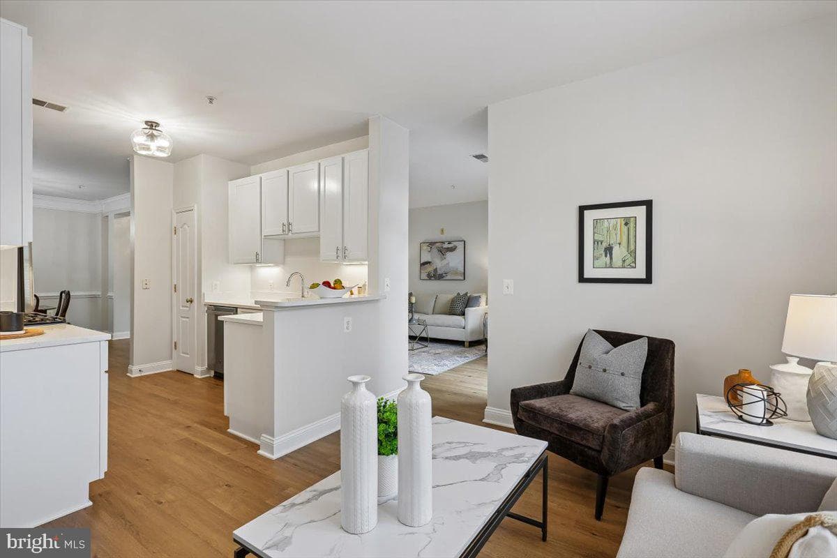 501 King Farm Boulevard #206 photo 14
