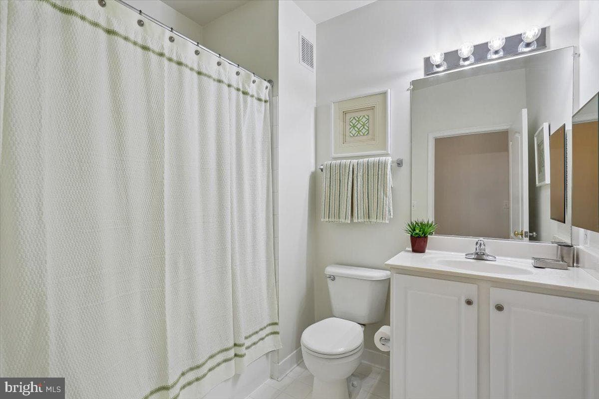 501 King Farm Boulevard #206 photo 32