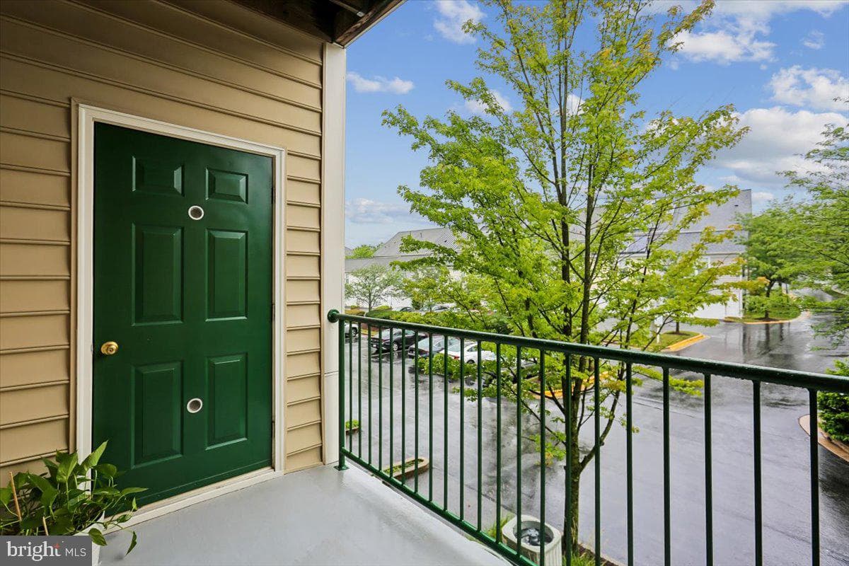 501 King Farm Boulevard #206 photo 33