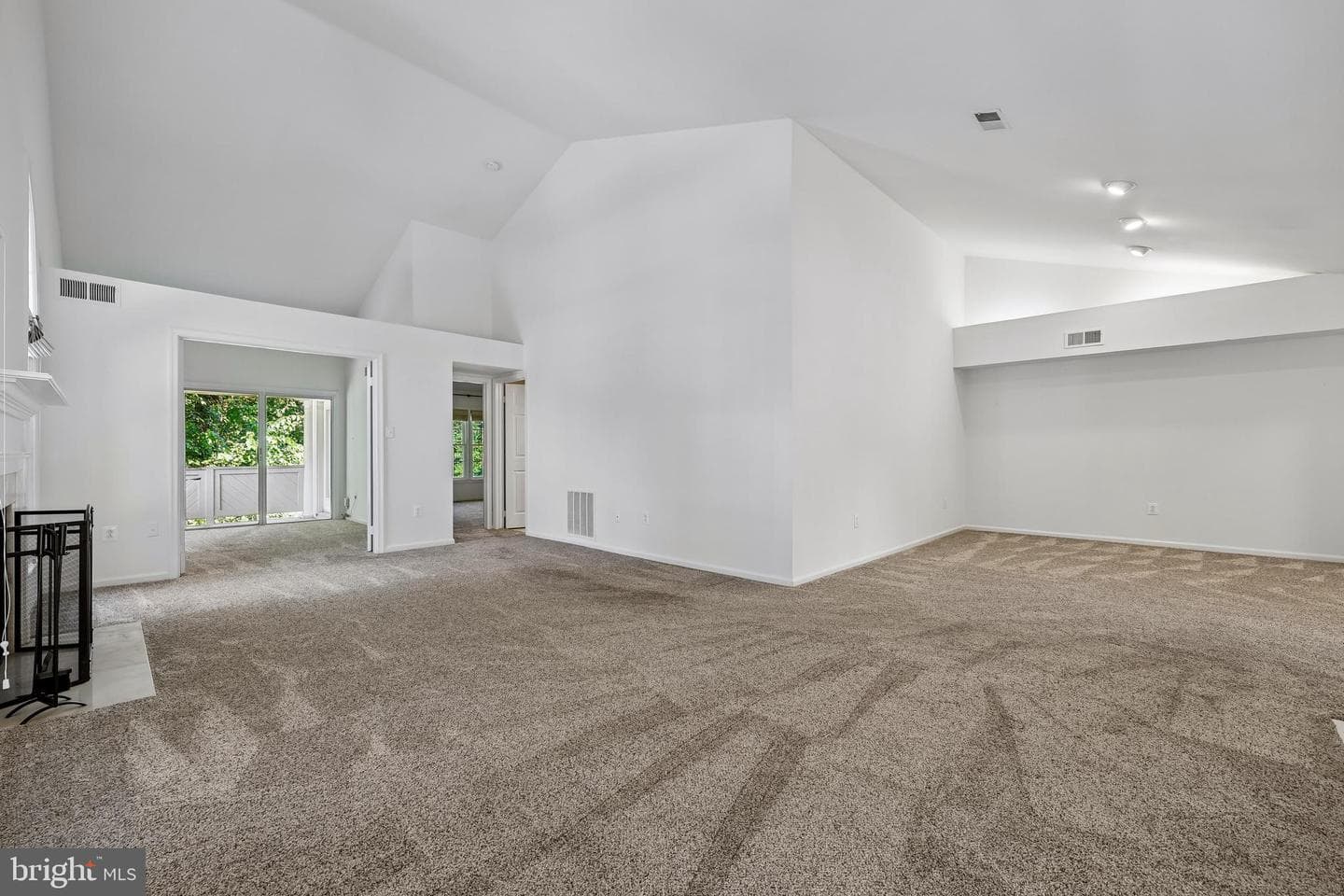 5823 Linden Square Court #52 photo 16
