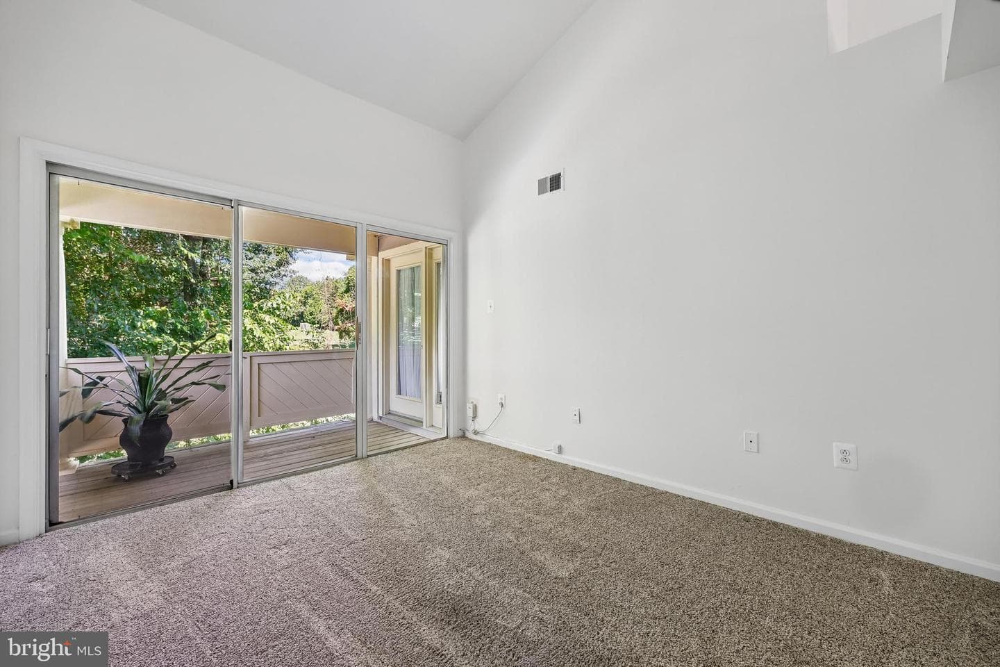 5823 Linden Square Court #52 photo 22