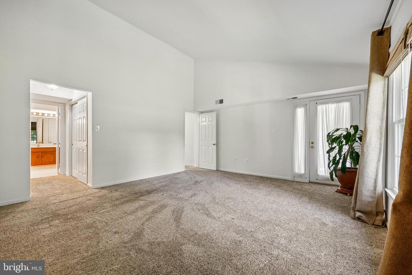 5823 Linden Square Court #52 photo 46