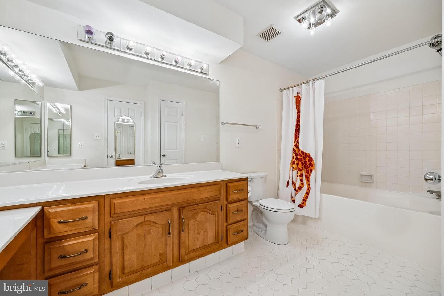 5823 Linden Square Court #52 photo 49