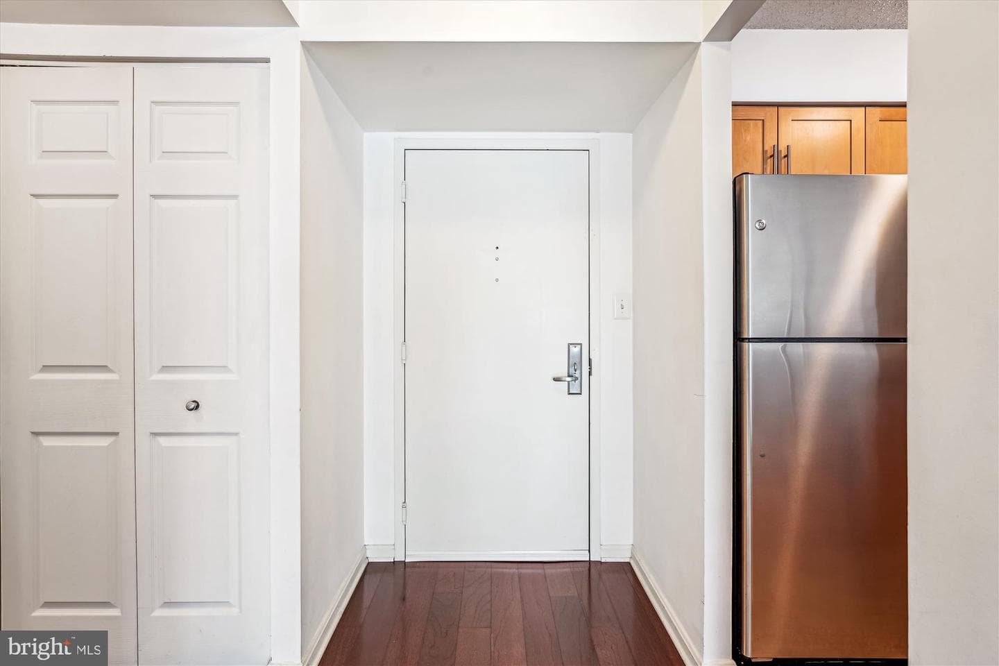 10101 Grosvenor Place #407 photo 3
