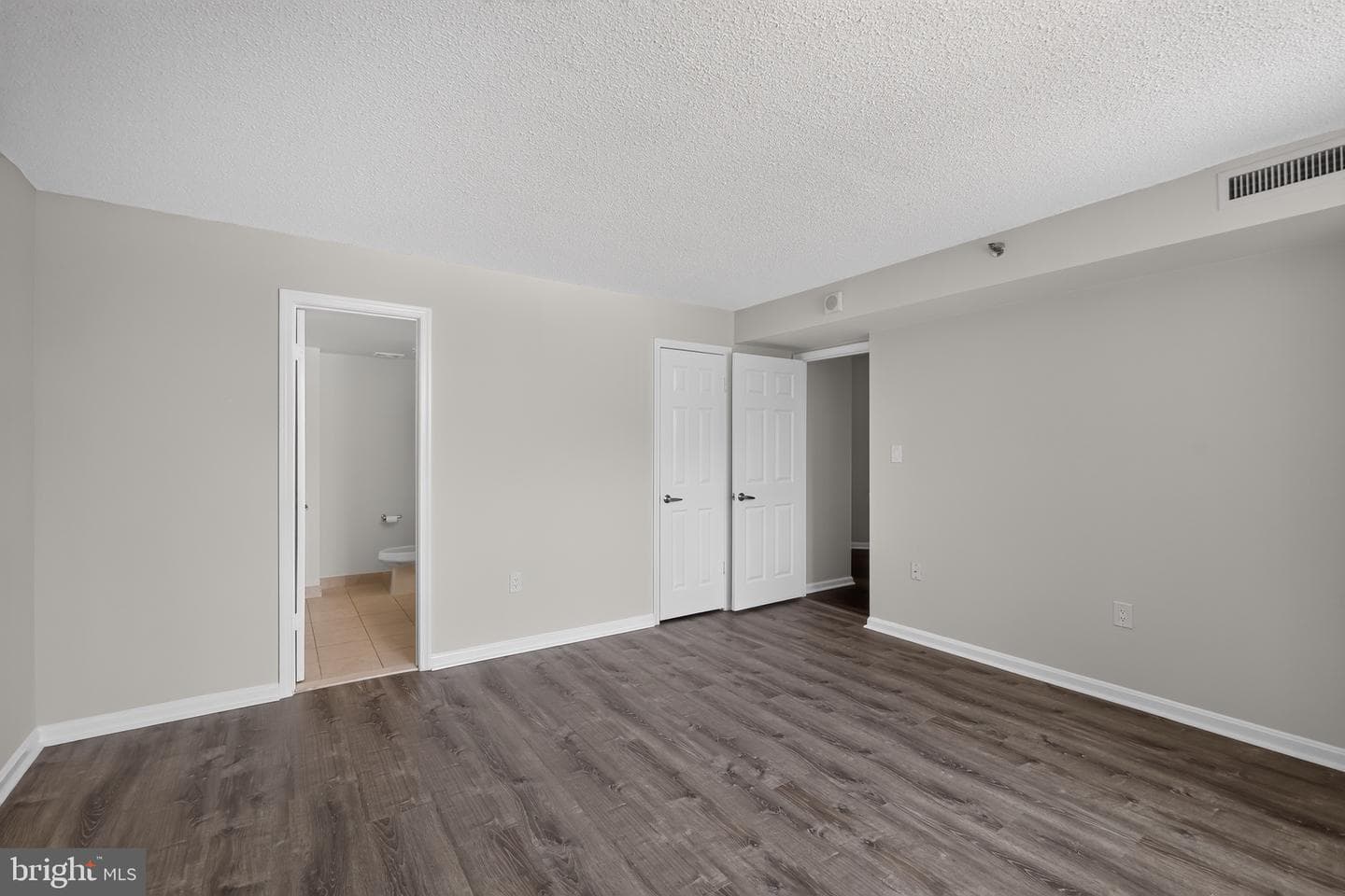 10101 Grosvenor Place #305 photo 10