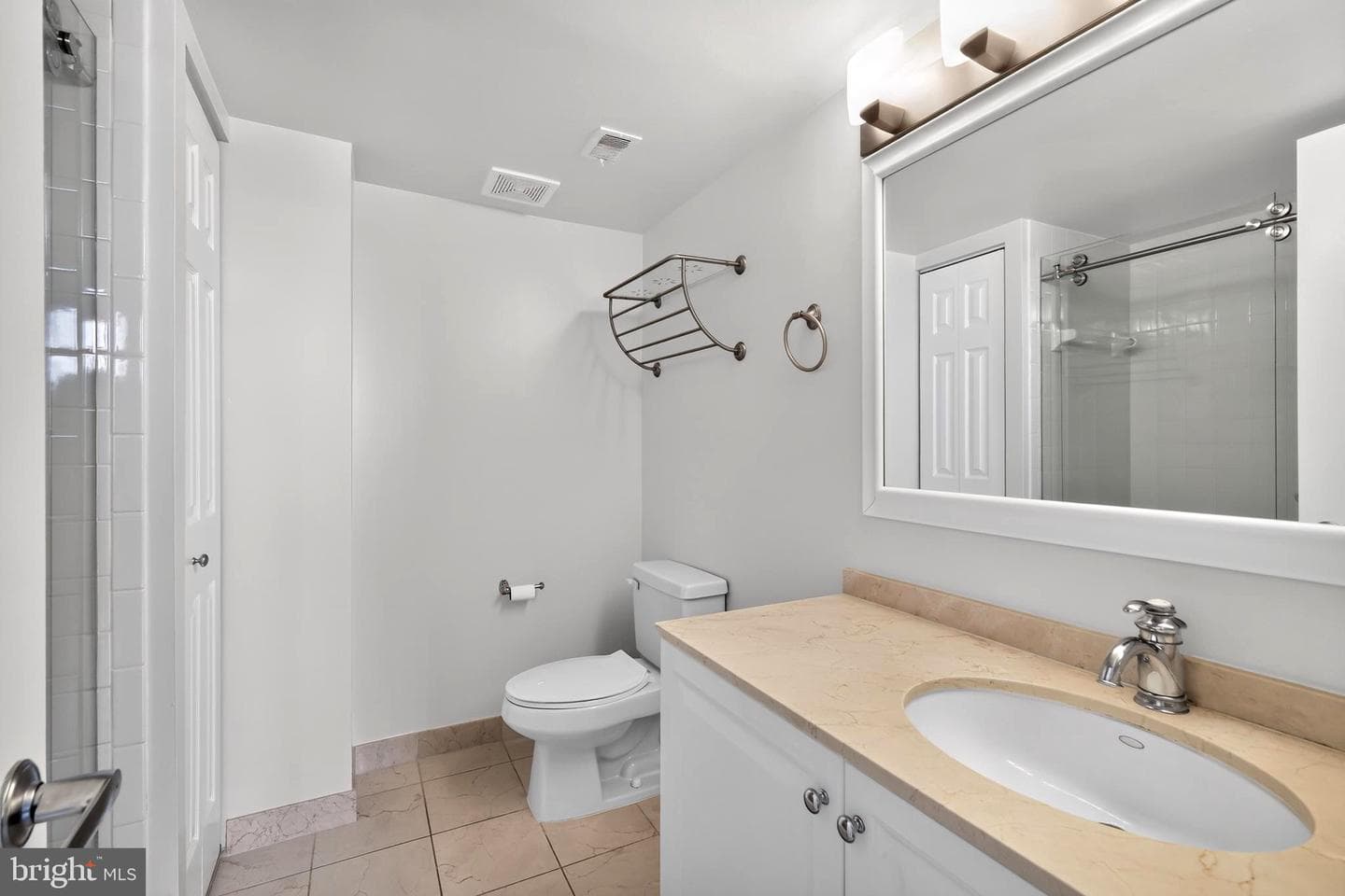 10101 Grosvenor Place #305 photo 16