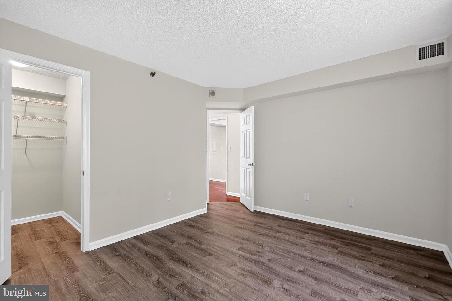 10101 Grosvenor Place #305 photo 7