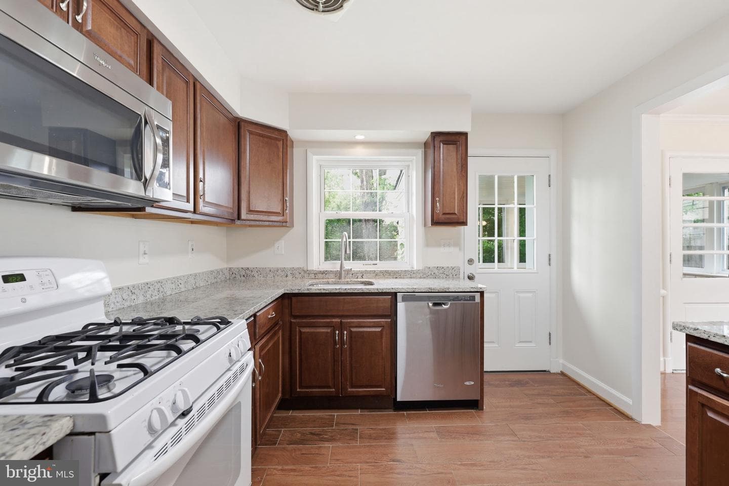 9706 Dameron Drive photo 6