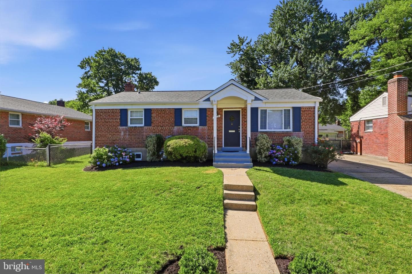 908 Gabel Street photo 3