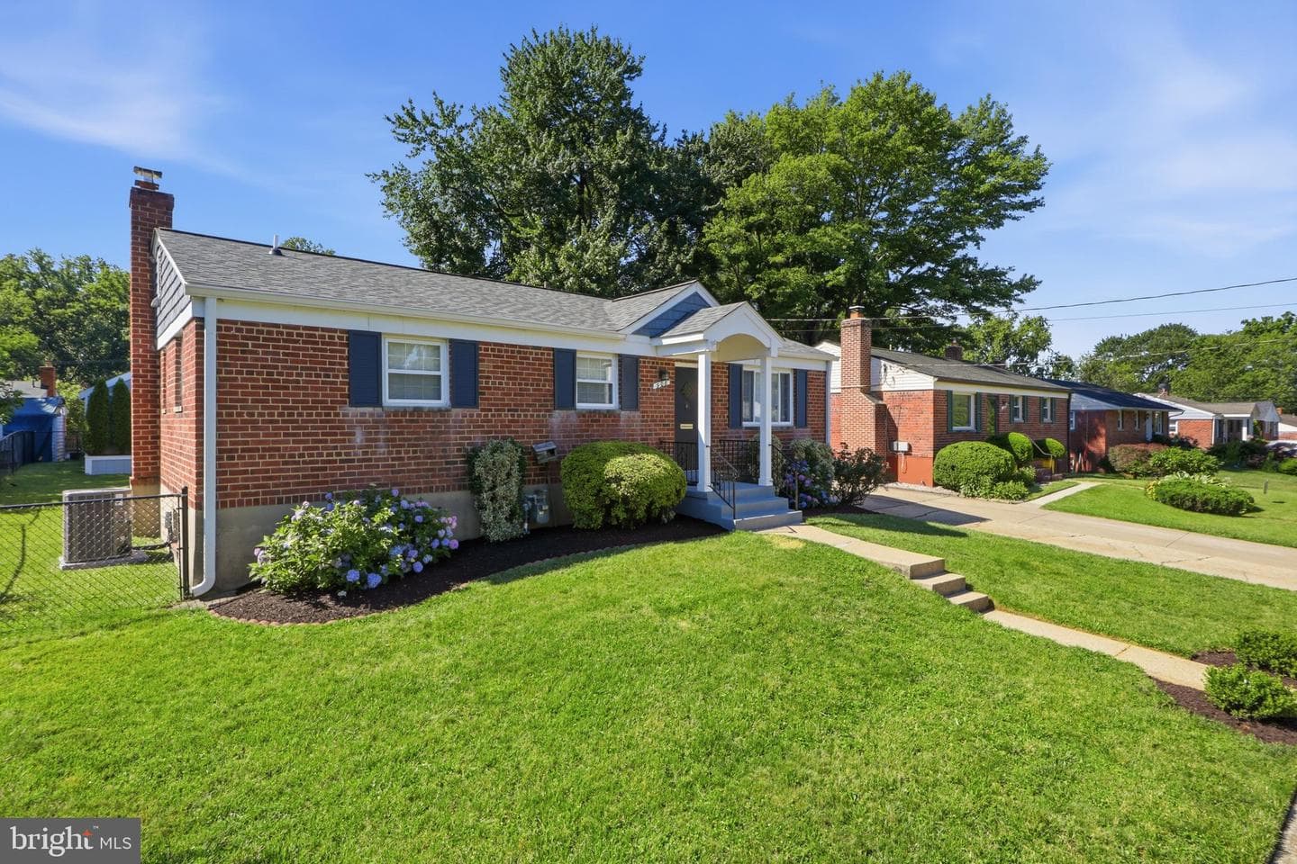 908 Gabel Street photo 4