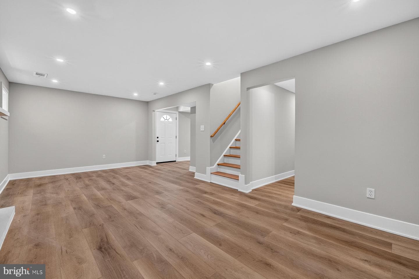 2610 Silverdale Drive photo 29
