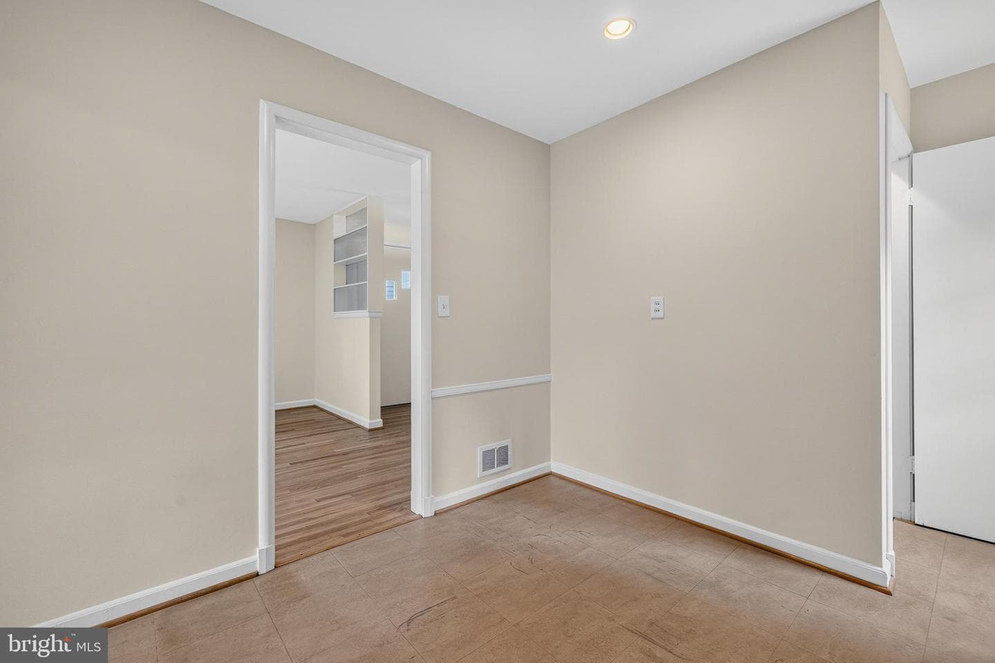 3505 Kensington Court photo 13